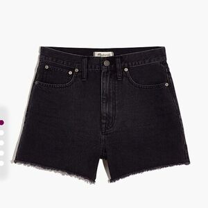 Madewell The Mom Jean Short  High-Waisted with Frayed Hem